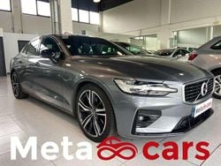Gris / plata Usado 2020 Volvo S60 R-Design Berlina | 26.690 € (Un poco caro)