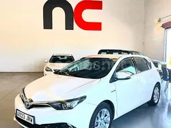 Blanco Usado 2016 Toyota Auris Hybrid Active Berlina | 14.500 € (Precio justo)