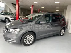 Gris / plata Usado 2017 VW Touran Advance Monovolumen | 17.500 € (Caro)