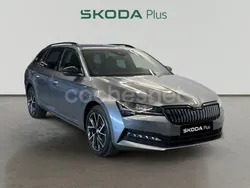 Naranja Usado 2023 Skoda Superb SportLine Familiar | 33.900 €