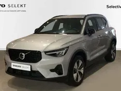 Plateado Usado 2022 Volvo XC40 Plus SUV | 39.900 € (Caro)
