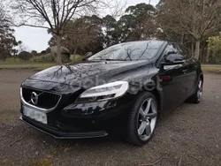 Negro Usado 2017 Volvo V40 Kinetic Familiar | 11.990 € (Precio justo)