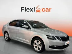 Negro Usado 2019 Skoda Octavia Ambition Berlina | 12.390 € (Super precio)