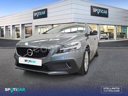 Gris Usado 2019 Volvo V40 R-Design Momentum Berlina | 16.900 € (Buen precio)