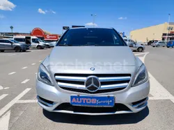 Gris / plata Usado 2012 Mercedes B200 Monovolumen | 13.950 € (Un poco caro)