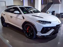 Negro Usado 2023 Lamborghini Urus SUV | 368.900 €