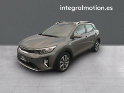 Verde Usado 2021 Kia Stonic SUV | 20.500 €