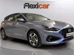 Gris Usado 2024 Hyundai i30 Berlina | 18.590 € (Precio justo)