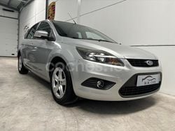 Gris / plata Usado 2010 Ford Focus Titanium Berlina | 4599 € (Precio justo)