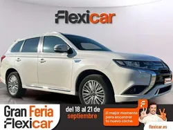 Blanco Usado 2019 Mitsubishi Outlander P-HEV Motion SUV | 18.190 € (Precio justo)