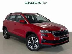 Rojo velvet metalizado Usado 2024 Skoda Karoq Selection SUV | 28.400 € (Caro)