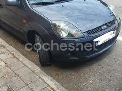 Gris / plata Usado 2007 Ford Fiesta Ambiente Utilitario | 4850 € (Un poco caro)
