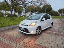Blanco Usado 2013 Toyota Aygo Cool Utilitario | 2995 €
