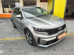 Gris Usado 2023 Kia Sorento SUV | 34.999 € (Un poco caro)