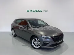 Gris Usado 2024 Skoda Scala Utilitario | 22.990 € (Un poco caro)
