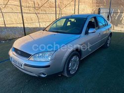 Gris / plata Usado 2003 Ford Mondeo Ambiente Berlina | 1300 € (Super precio)