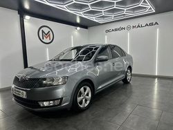Gris / plata Usado 2013 Skoda Rapid Active Berlina | 6900 €