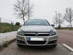 Gris / plata Usado 2005 Opel Astra Cosmo Berlina | 1250 € (Un poco caro)