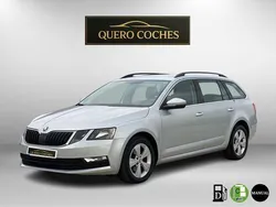 Gris / plata Usado 2020 Skoda Octavia Ambition Familiar | 13.500 € (Buen precio)