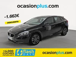 Negro Usado 2017 Volvo V40 Momentum Familiar | 18.300 € (Un poco caro)