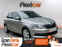 Gris / plata Usado 2015 Skoda Fabia Active Berlina | 8970 € (Precio justo)