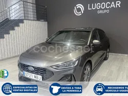 Gris / plata Usado 2022 Ford Focus ST-Line Berlina | 18.900 € (Precio justo)