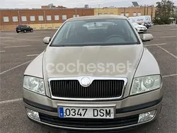 Beige Usado 2005 Skoda Octavia Active Berlina | 2500 € (Precio justo)