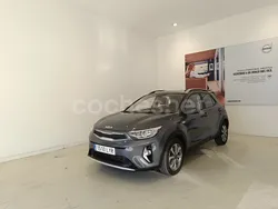 Gris / plata Usado 2022 Kia Stonic SUV | 17.000 € (Un poco caro)