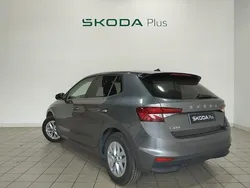 Gris plata Usado 2024 Skoda Fabia Selection | 16.690 € (Precio justo)