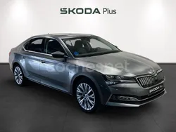 Gris / plata Usado 2024 Skoda Superb Style Berlina | 30.990 €