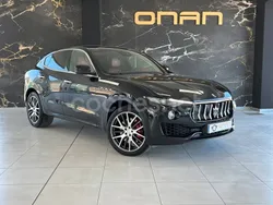 Negro Usado 2017 Maserati Levante SUV | 59.500 € (Un poco caro)