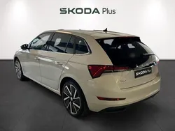 Blanco Usado 2024 Skoda Scala Sport Utilitario | 22.990 € (Un poco caro)