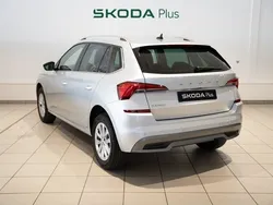 Gris plata Usado 2023 Skoda Kamiq Ambition SUV | 22.990 € (Un poco caro)