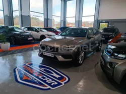Marrón Usado 2019 Volvo V60 CC Summum Familiar | 28.400 € (Un poco caro)