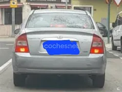 Gris / plata Usado 2004 Kia Cerato LX Berlina | 1300 €