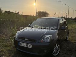 Negro Usado 2007 Ford Fiesta Trend Utilitario | 3999 € (Precio justo)