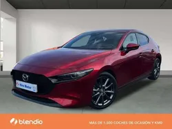 Rojo Usado 2024 Mazda 3 Exclusive-Line Berlina | 24.522 € (Buen precio)