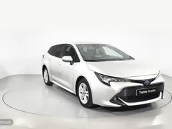 Plateado Usado 2022 Toyota Corolla Active Berlina | 23.300 € (Precio justo)