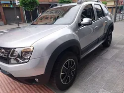 Gris Usado 2015 Dacia Duster Lauréate SUV | 12.800 € (Precio justo)