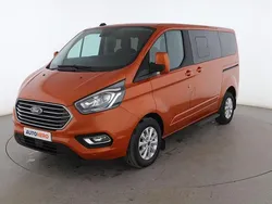 Naranja Usado 2022 Ford Tourneo Custom Titanium Monovolumen | 38.099 € (Un poco caro)