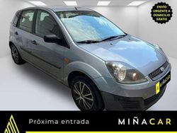 Gris Usado 2006 Ford Fiesta Ambiente Utilitario | 2990 € (Precio justo)