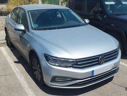 Gris Usado 2022 VW Passat Business Berlina | 25.900 € (Caro)