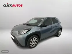Gris Usado 2024 Toyota Aygo Play Utilitario | 15.200 € (Precio justo)