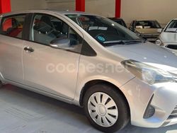 Gris claro Usado 2019 Toyota Yaris Active Berlina | 13.900 € (Precio justo)