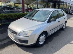 Gris Usado 2005 Ford Focus Trend Utilitario | 3500 € (Precio justo)