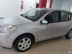 Gris / plata Usado 2009 Dacia Sandero Lauréate Utilitario | 5000 €