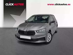 Gris Usado 2025 Skoda Fabia Essence Utilitario | 15.700 € (Buen precio)