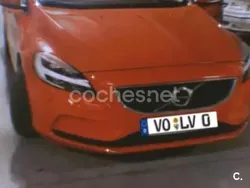 Rojo Usado 2018 Volvo V40 Momentum Familiar | 18.000 € (Precio justo)