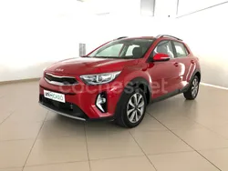 Rojo Usado 2022 Kia Stonic Plus SUV | 17.950 € (Precio justo)