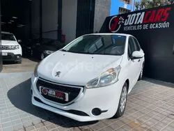 Blanco Usado 2013 Peugeot 208 Access Utilitario | 4990 € (Precio justo)